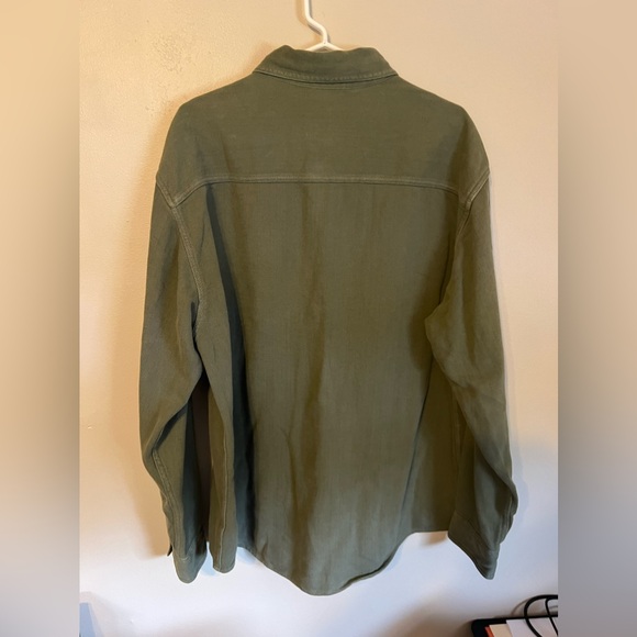 Men’s American Eagle Double Pocket Over Shirt - Picture 2 of 3